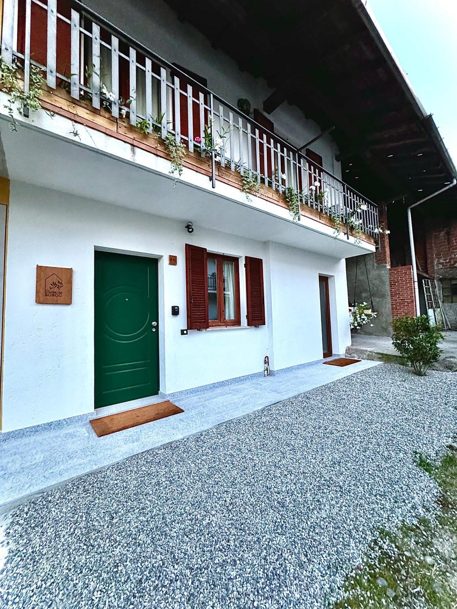 Вилла Il Cortile Del Borgo Borgo Ticino Экстерьер фото